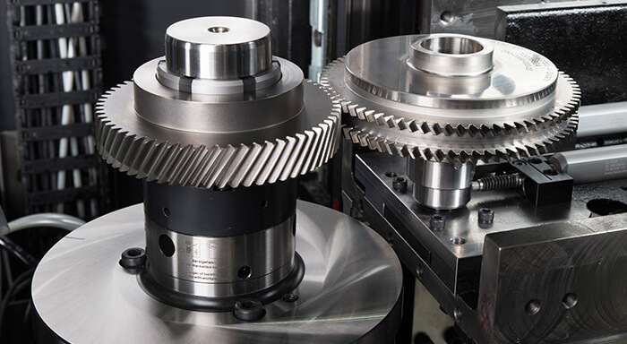 Klingelnberg Group: Flexible Roll Testing on the R 300 – KLINGELNBERG ...